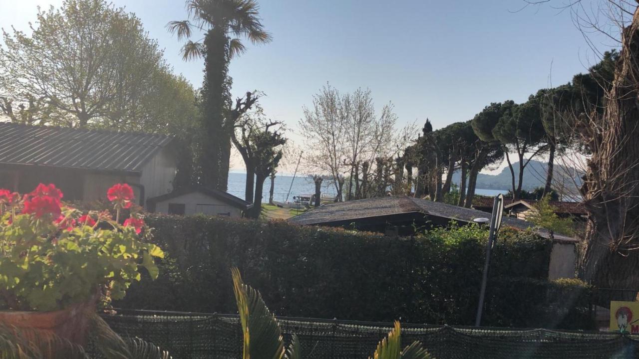 Casa Vacanze Gardiolina San Felice del Benaco Exterior photo